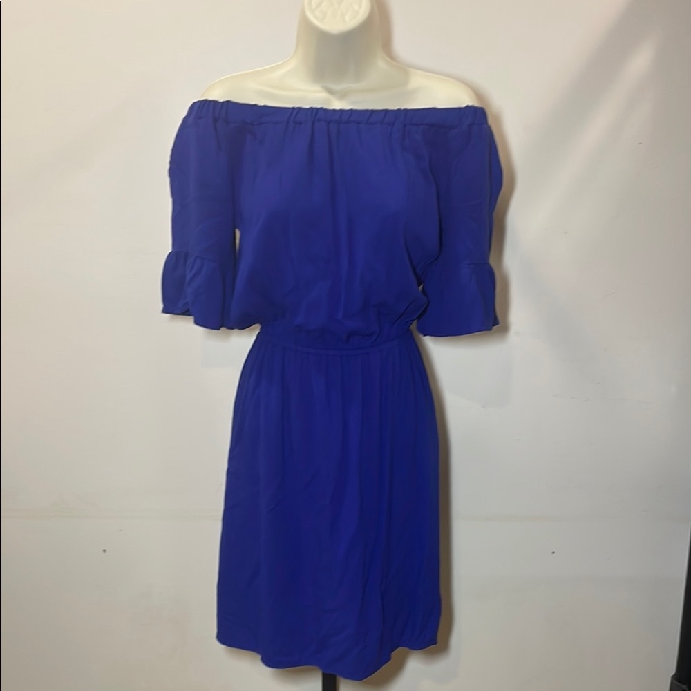 C Off-Shoulder Blue Dress
